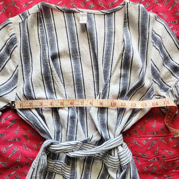 Striped wrap dress - Picture 3 of 3